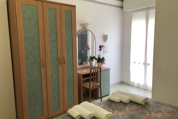 Room 34 of 38