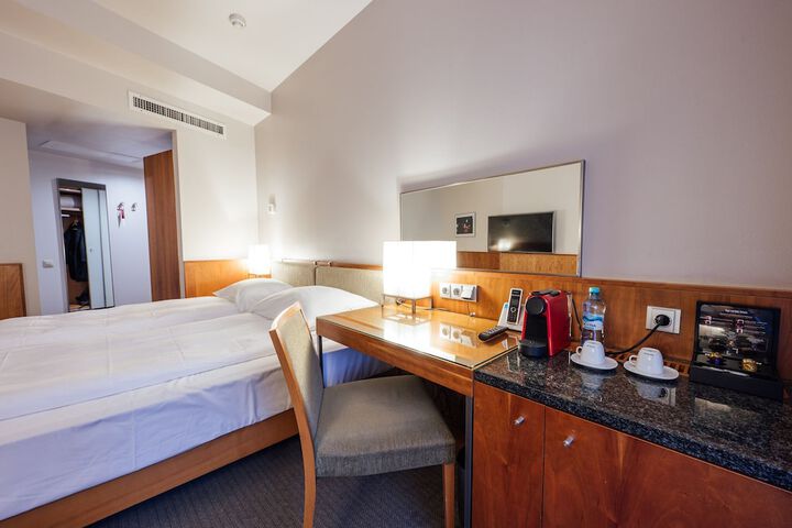 Room 72 of 156