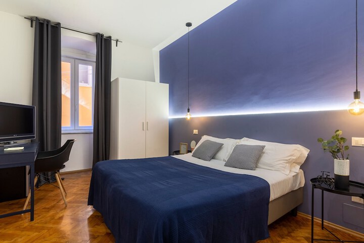 Room 2 of 11