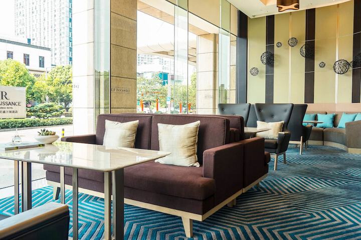Lounge 59 of 92