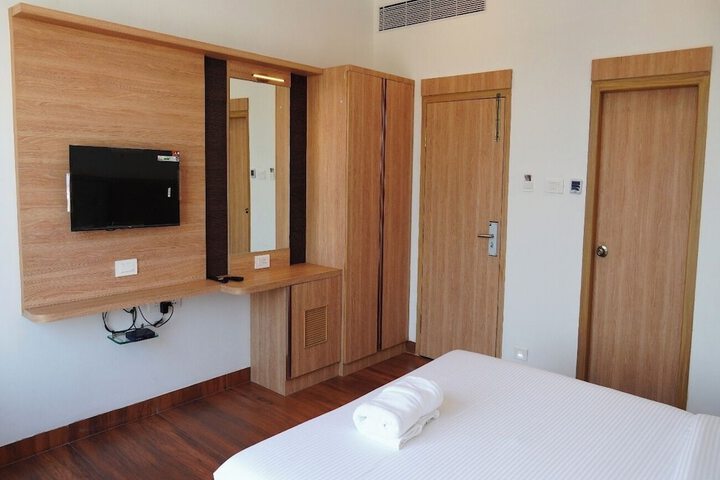Room 2 of 8