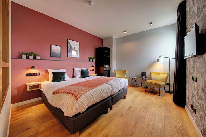 Room 4 of 39