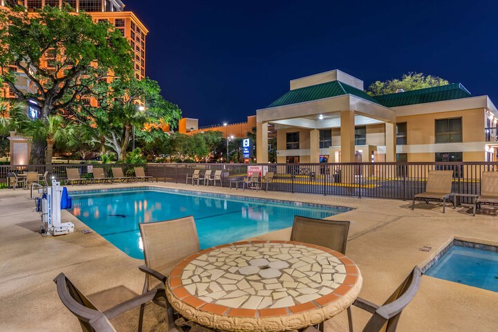 Outdoor pool