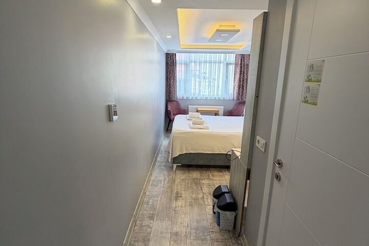 Room 61 of 105