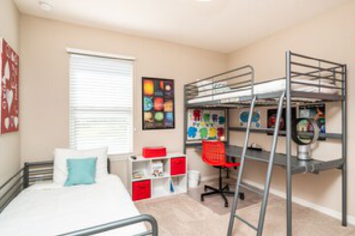 Room 34 of 39