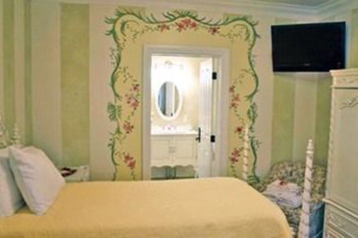 Room 42 of 100