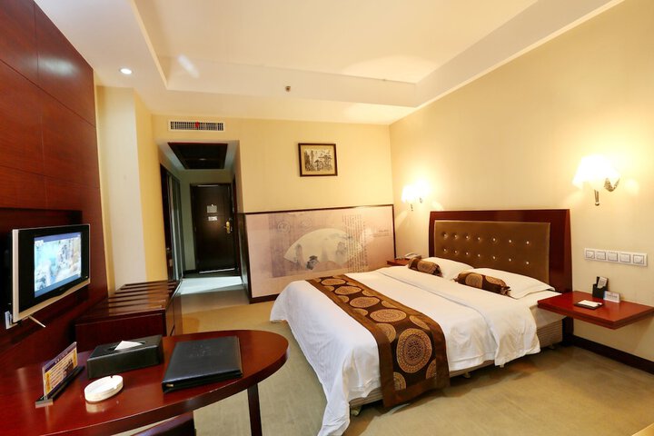 Room 3 of 8