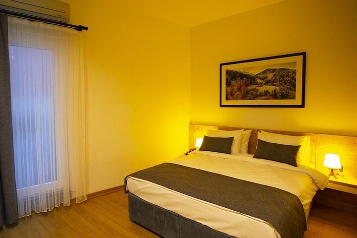 Room 5 of 28