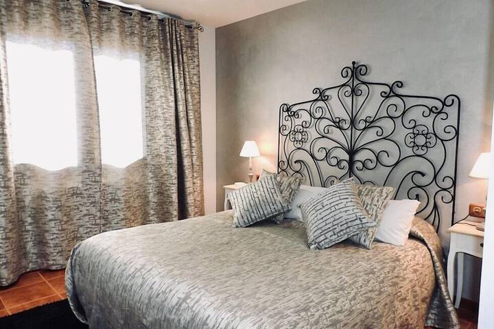 Room 47 of 183