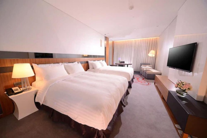 Room 6 of 41