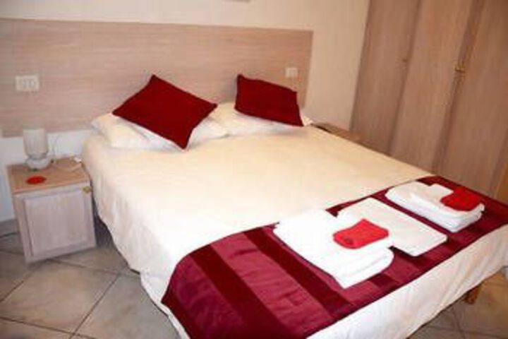 Room 3 of 5