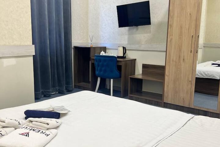 Room 3 of 7