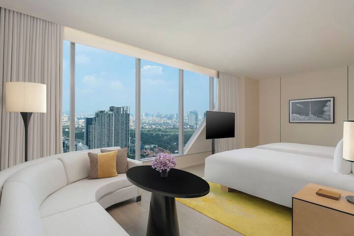 Room 52 of 140
