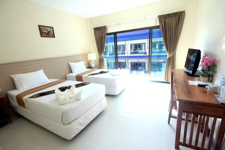 Room 5 of 61
