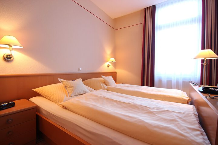 Room 2 of 42