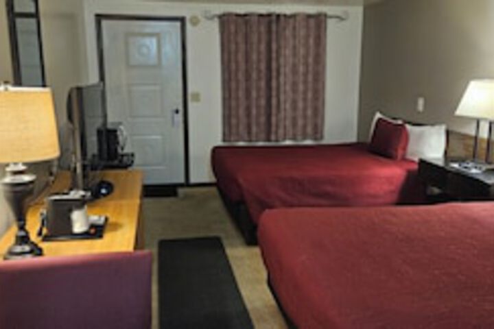 Room 34 of 210