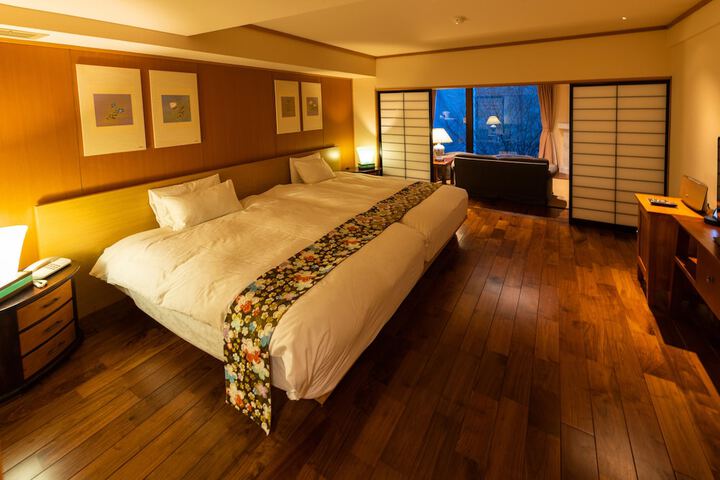 Room 5 of 85
