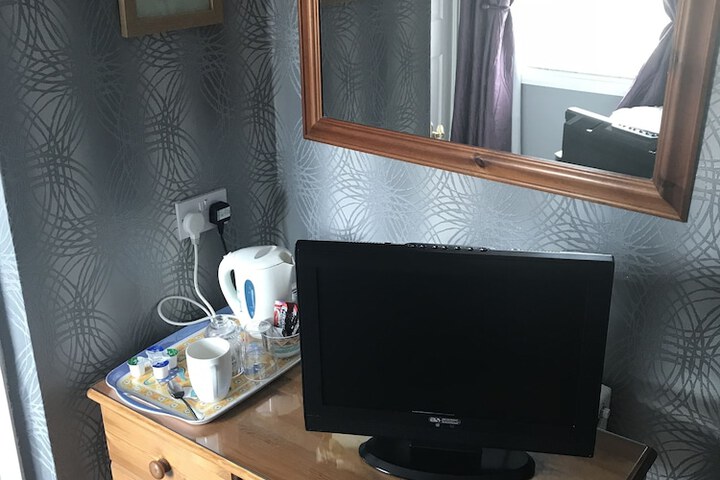 Room 16 of 38
