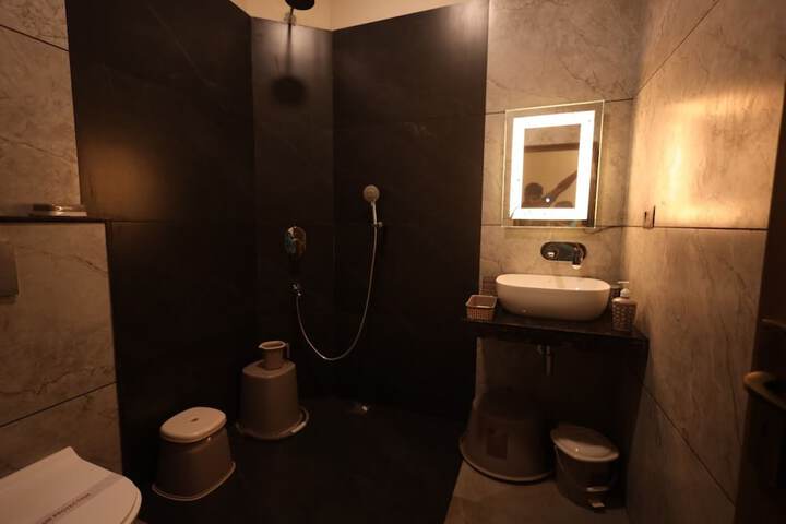 Room 15 of 23
