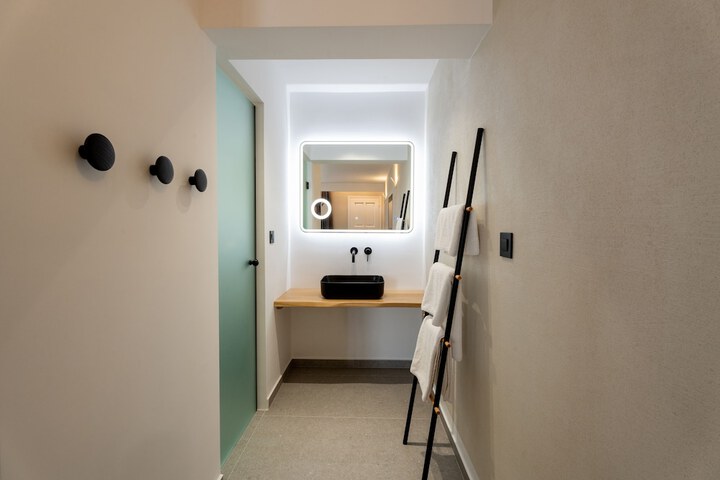Room 80 of 101