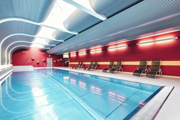 Hotel Pool