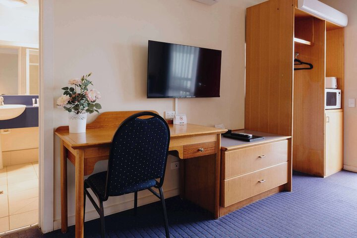 Room 51 of 84
