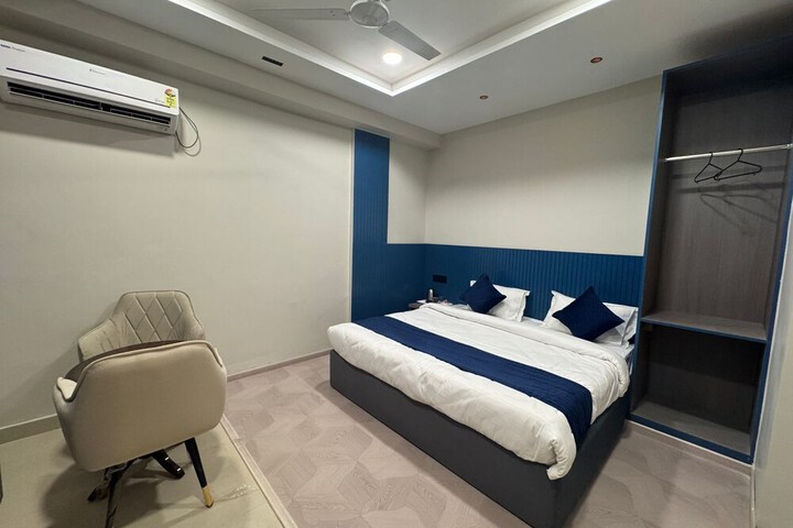 Room 5 of 26