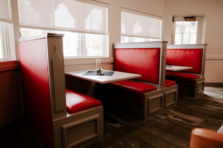 Dining 55 of 72