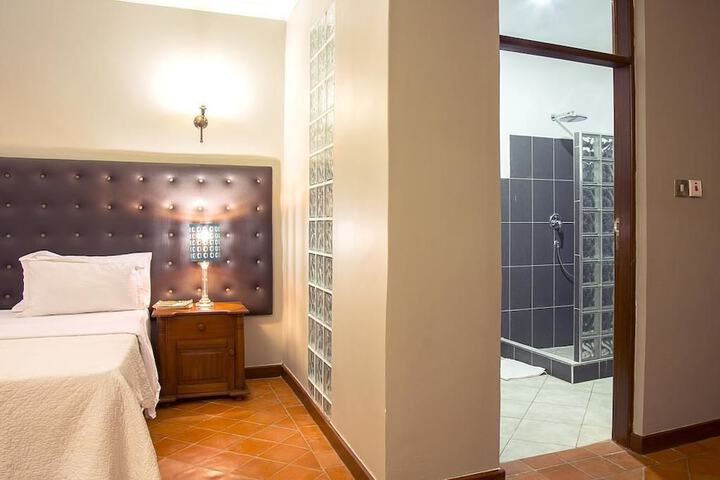 Room 5 of 15