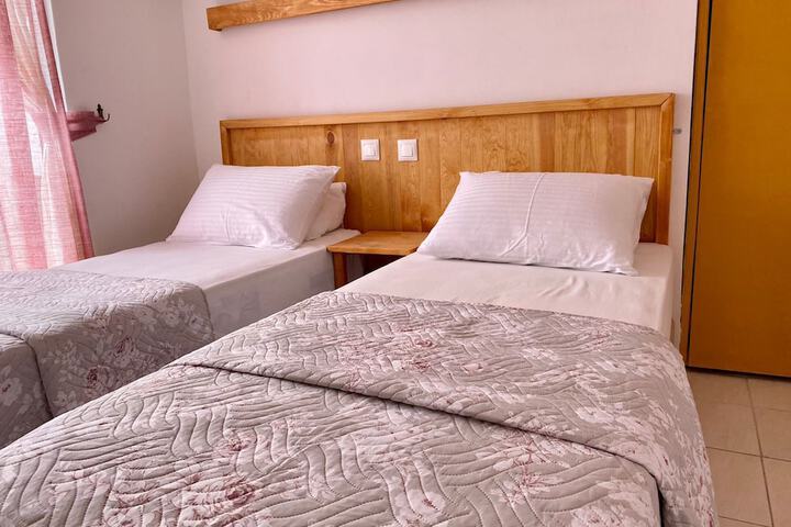 Room 14 of 49
