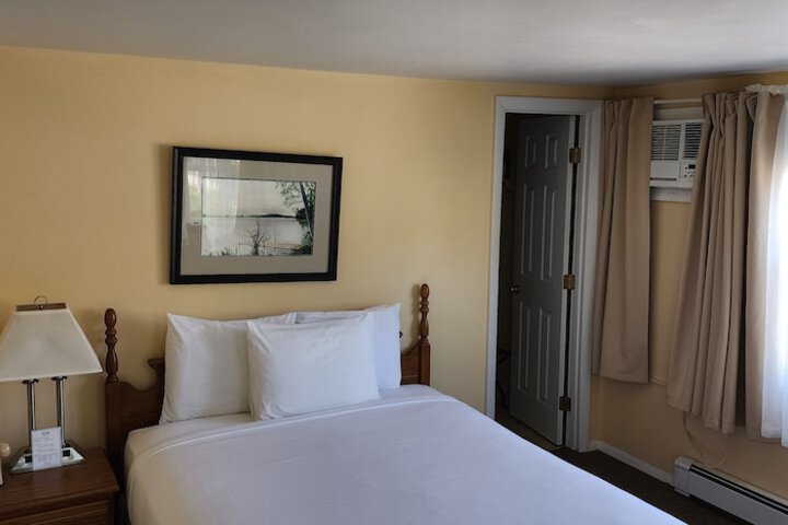 Room 11 of 54