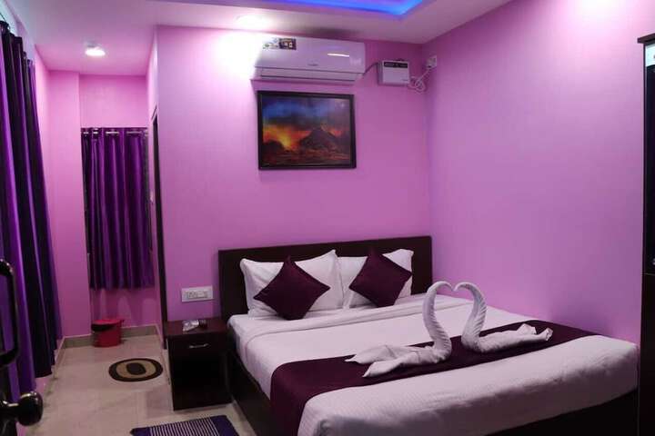 Room 4 of 14