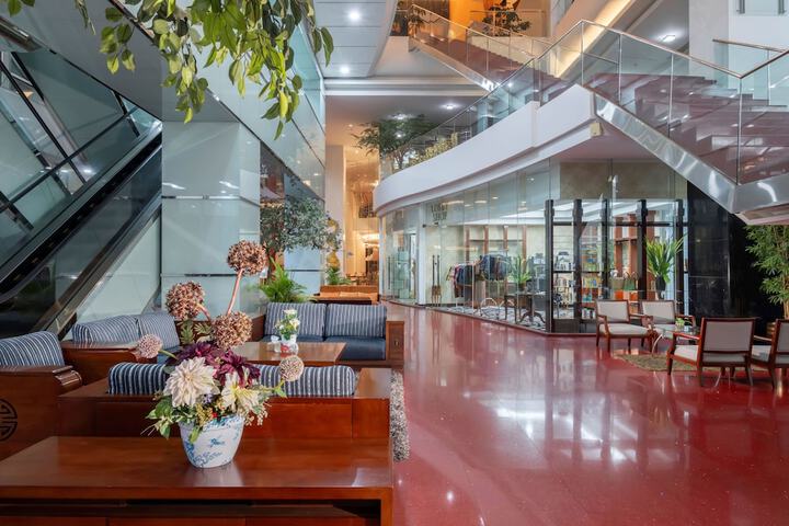 Hotel Lobby