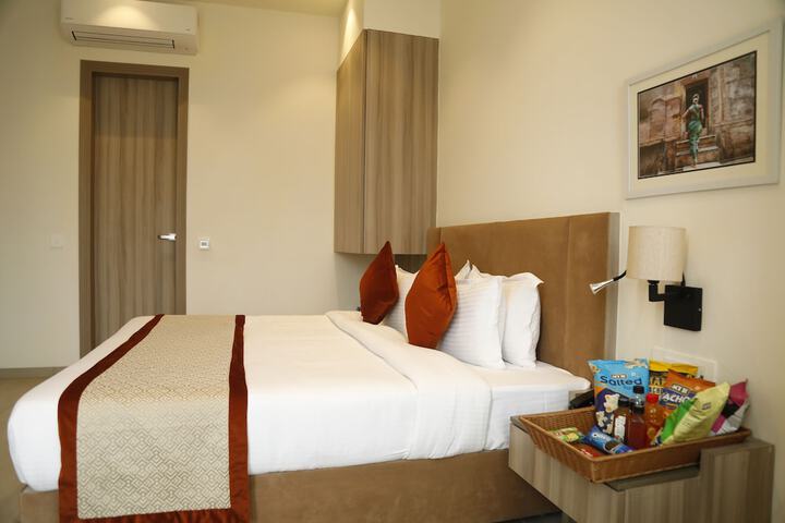 Room 44 of 94