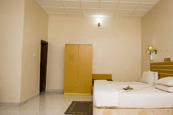 Room 6 of 51