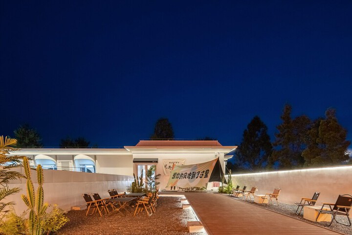 Hotel Exterior 66 of 80