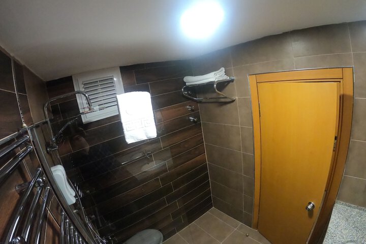 Room 70 of 96