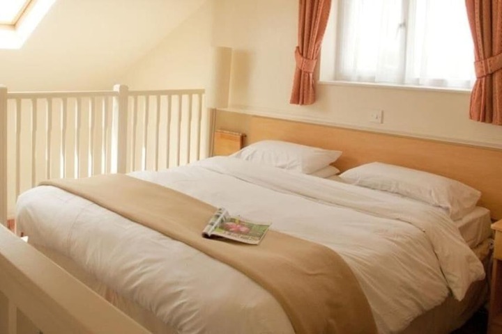 Room 9 of 26