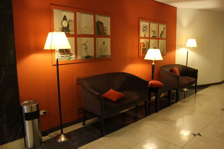 Entrance & Lobby