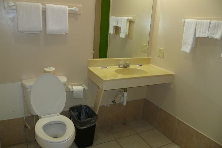 Room 20 of 33