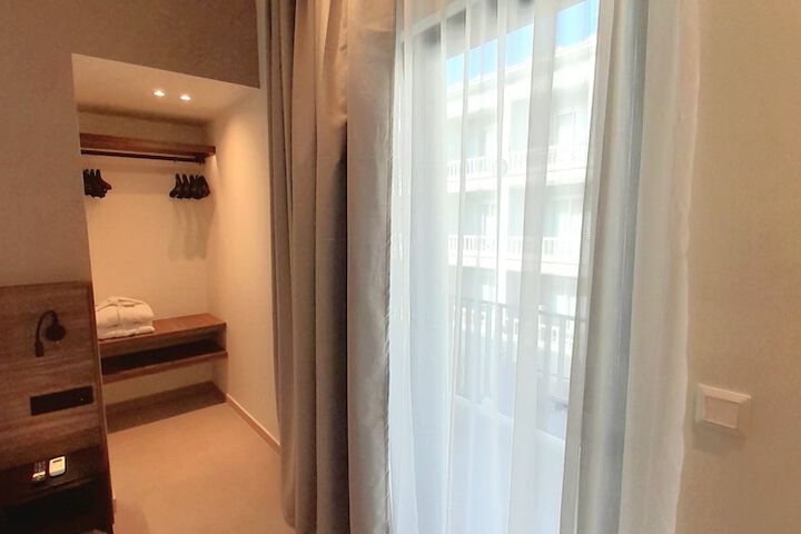 Room 22 of 53