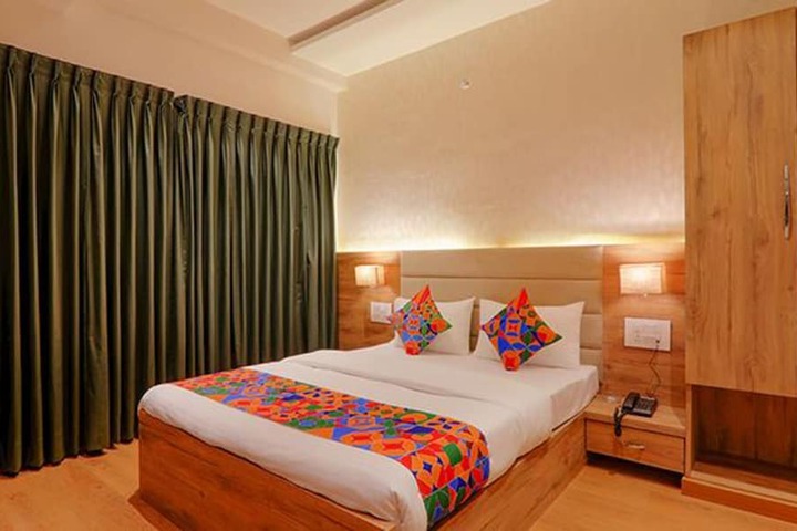 Fabhotel Pratham Inn