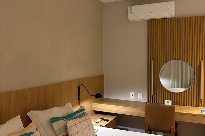 Room 52 of 156