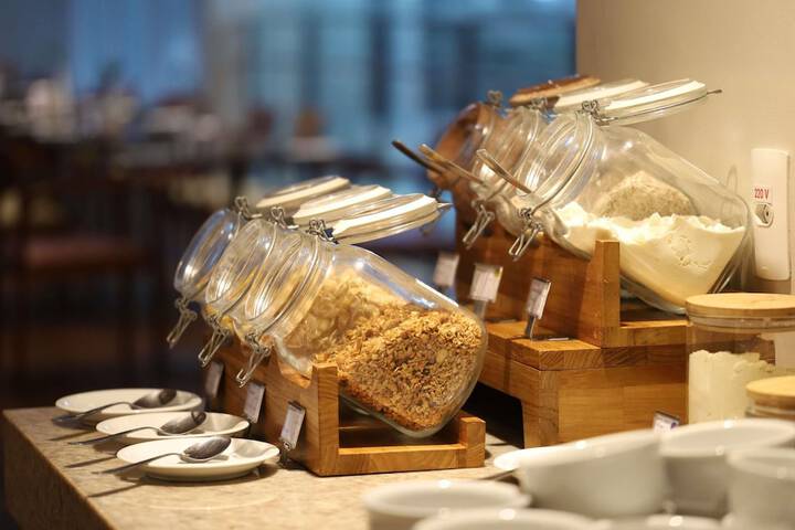 Breakfast/Coffee Service 70 of 130