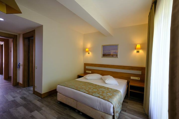 Room 14 of 38
