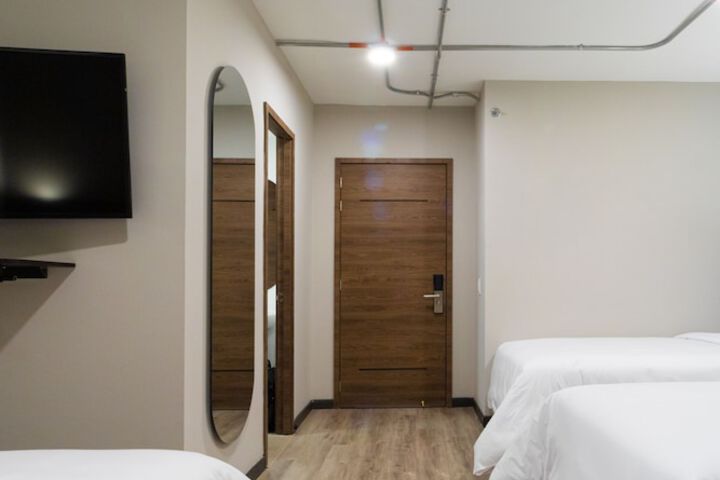 Room 11 of 46