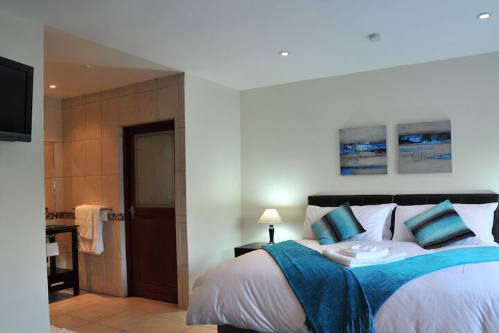 Room 4 of 24