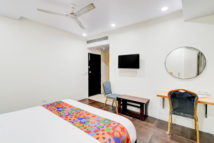 Room 12 of 27