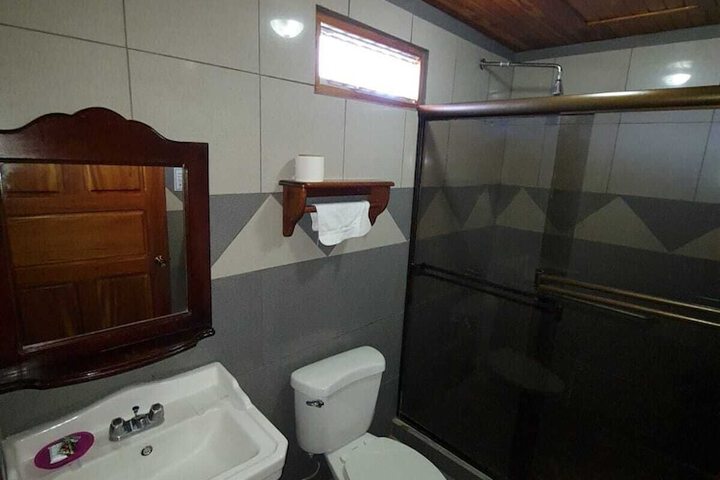 Room 13 of 32