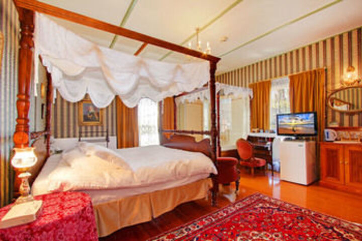 Room 16 of 30